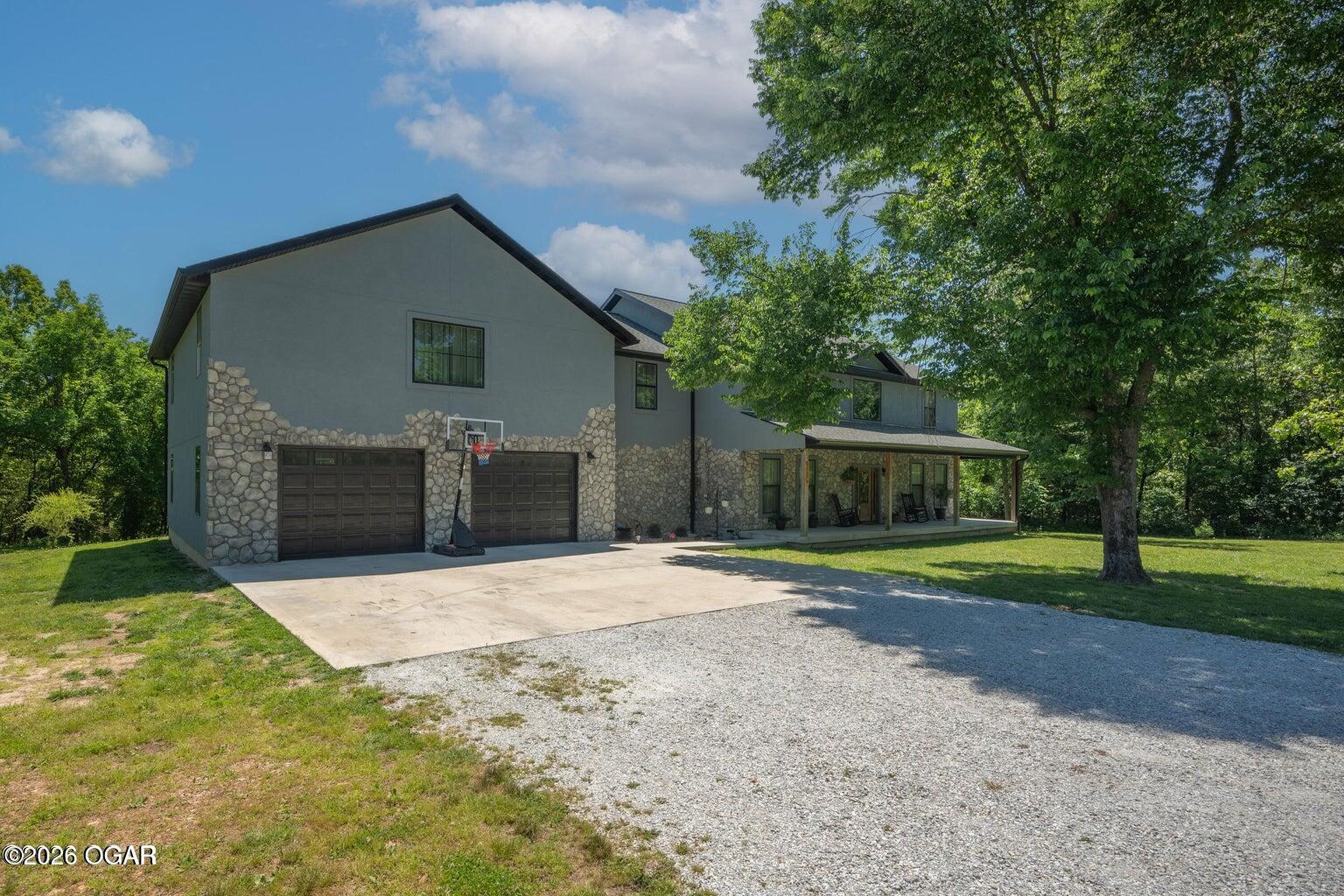 11279 Holly Road Neosho, MO 64850 - Photo 11 of 76 20260609163943633565000000-o