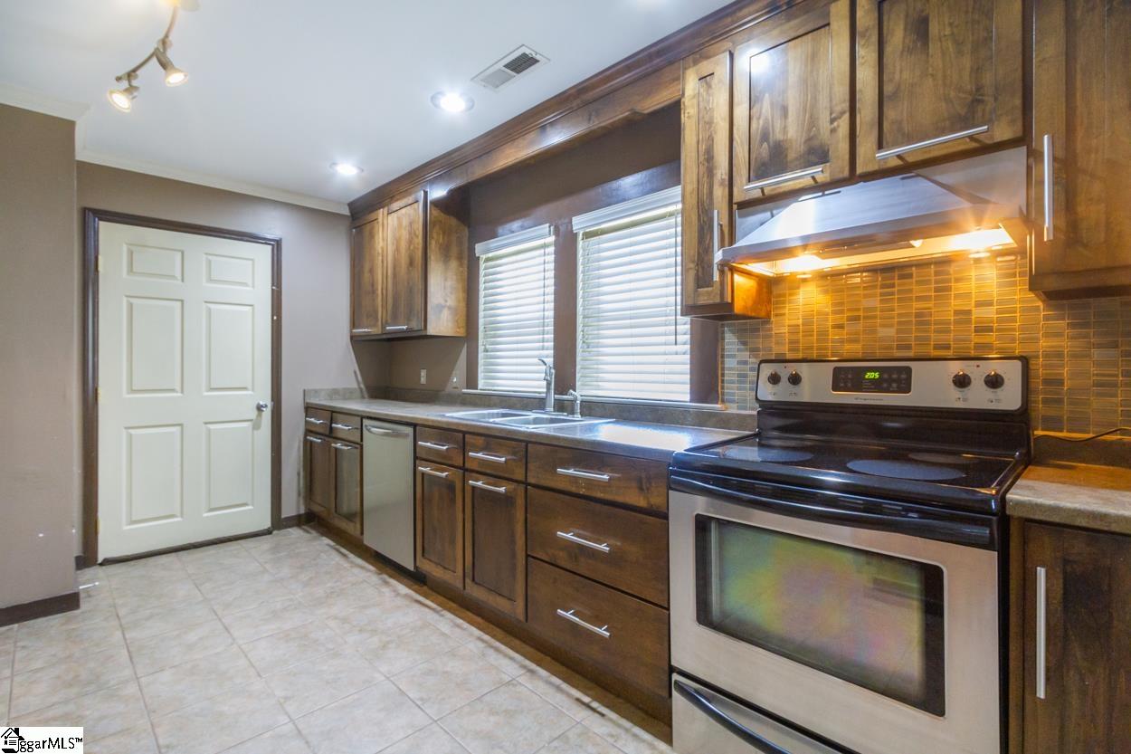 214 McNeely Road Piedmont, SC 29673 - Photo 6 of 23 Gallery Image 6