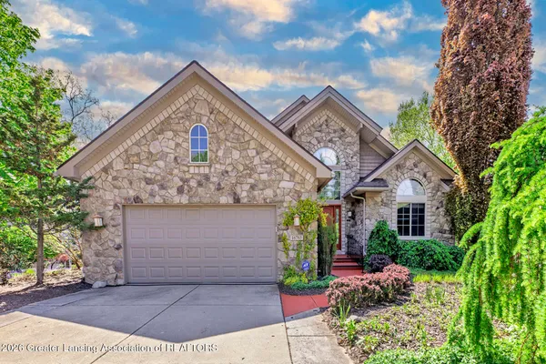 $619,900 | 16763 Meadowbrook Drive, Haslett, MI 48840