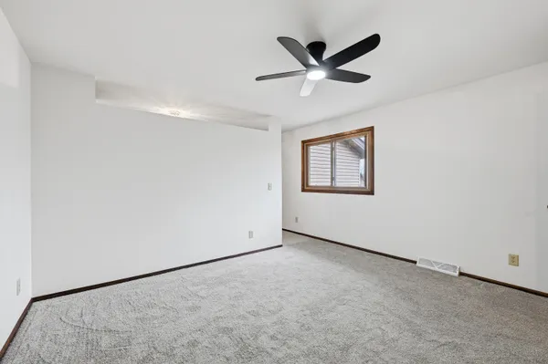 $269,900 | N76-w14655 Fairfield Court, Menomonee Falls, WI 53051