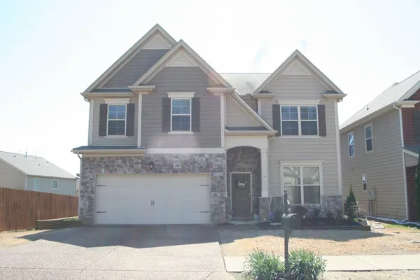 $569,900 | 2013 Austin Drive, Spring Hill, TN 37174