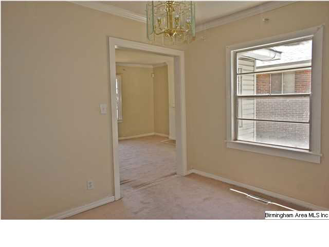 720 Center Place Southwest Birmingham, AL 35211 - Photo 4 of 32