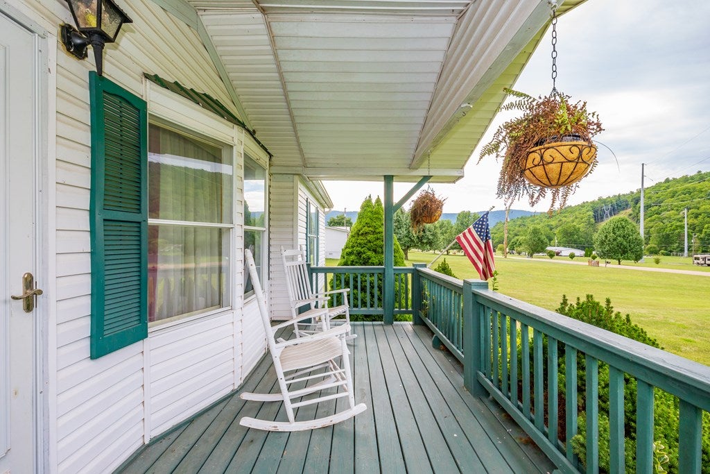 11439 Grapefield Road Bastian, VA 24314 - Photo 7 of 63 Gallery Image 7