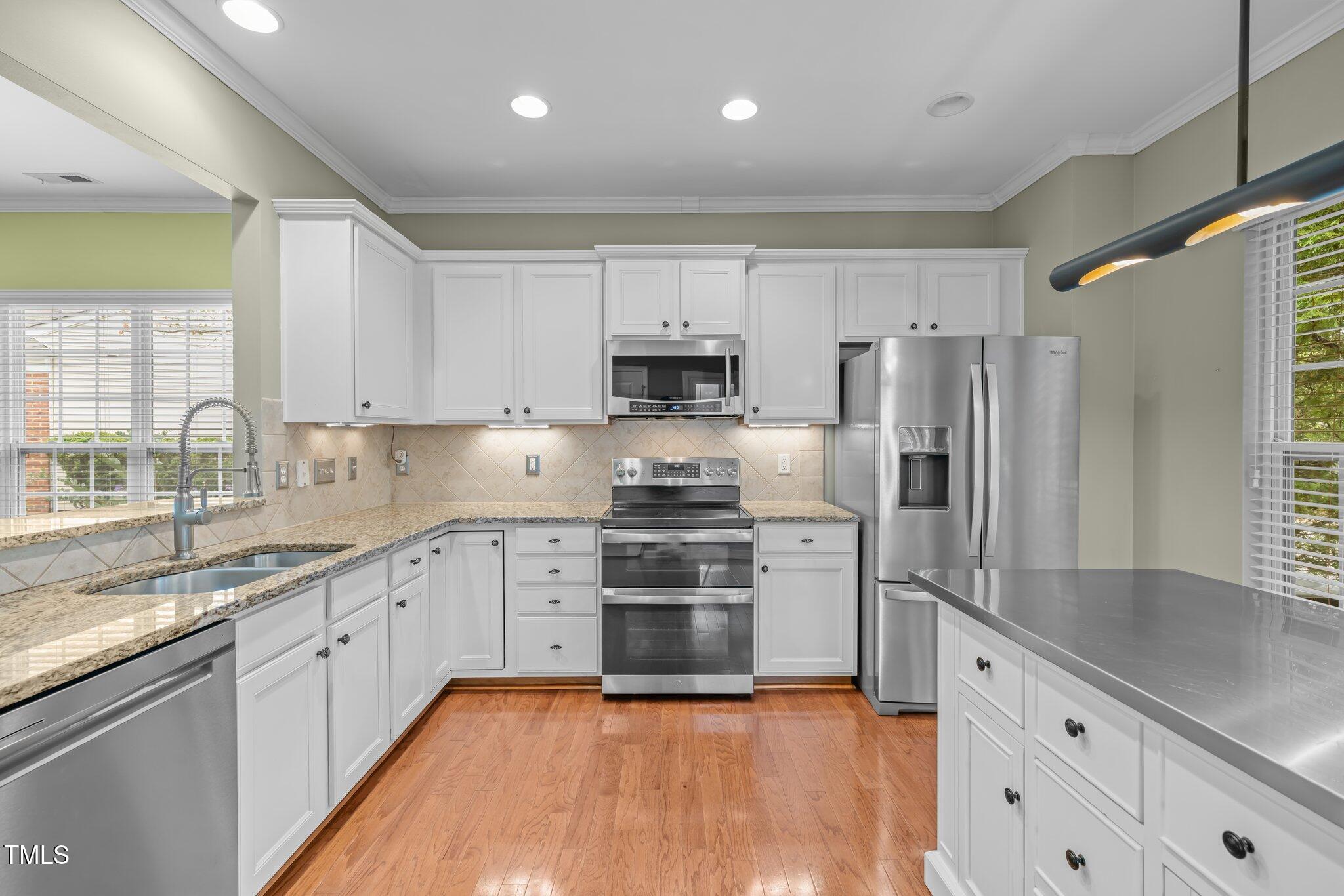 320 Easton Grey Loop Cary, NC 27519 - Photo 12 of 44 23-web-or-mls-5Z8A8195