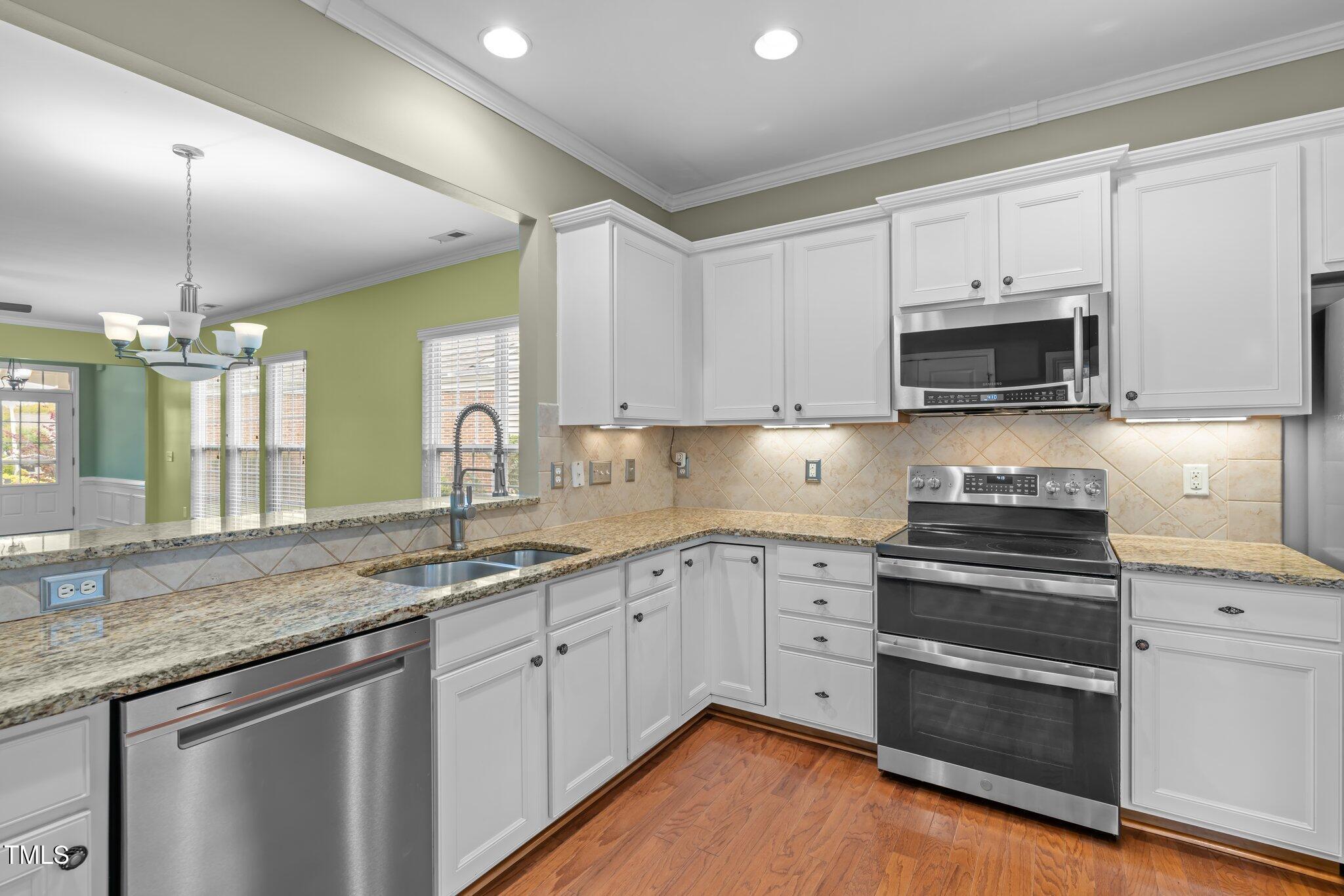 320 Easton Grey Loop Cary, NC 27519 - Photo 13 of 44 24-web-or-mls-5Z8A8198