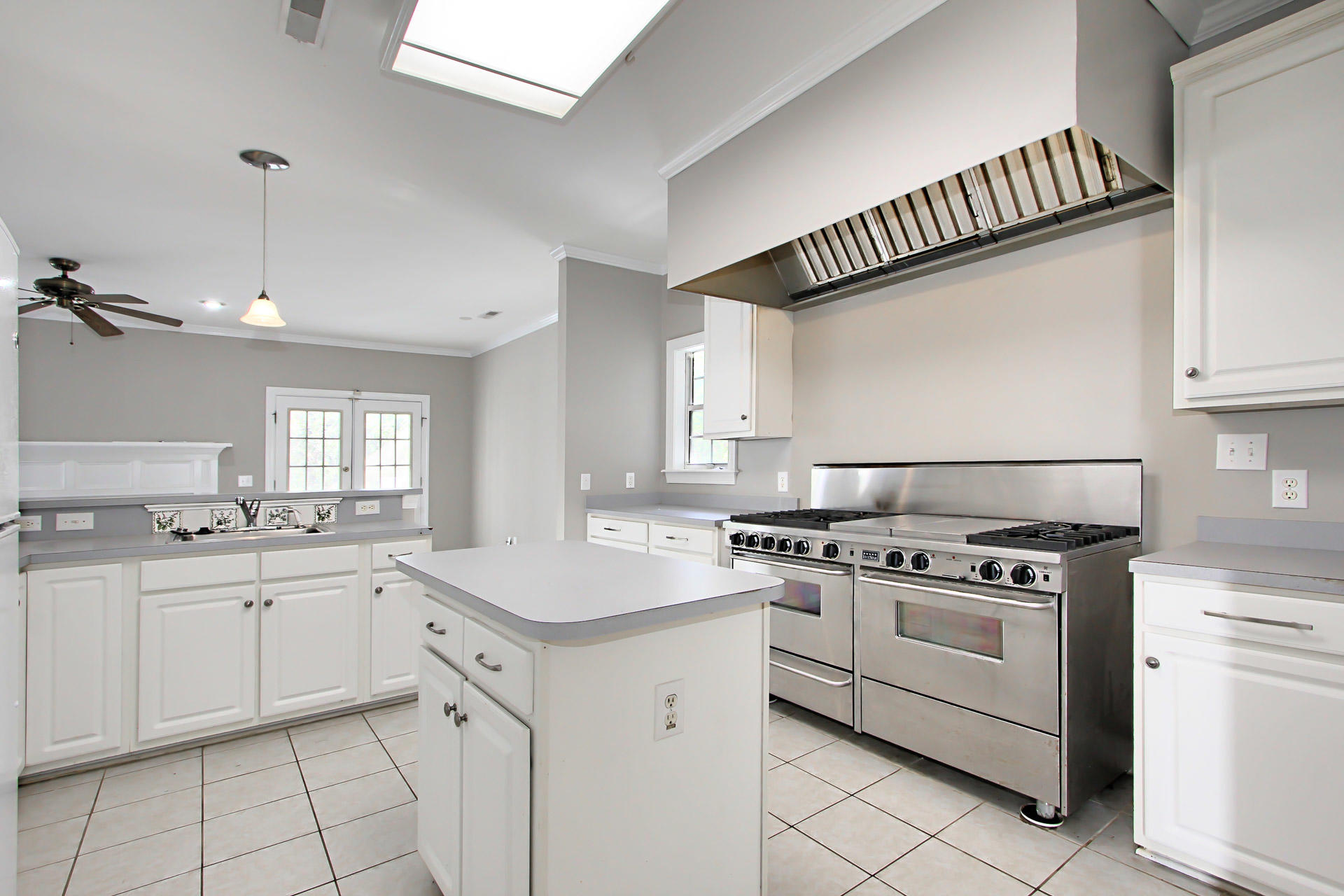 1077 Mathis Ferry Road Mount Pleasant, SC 29464 - Photo 16 of 37 18 - Mathis
