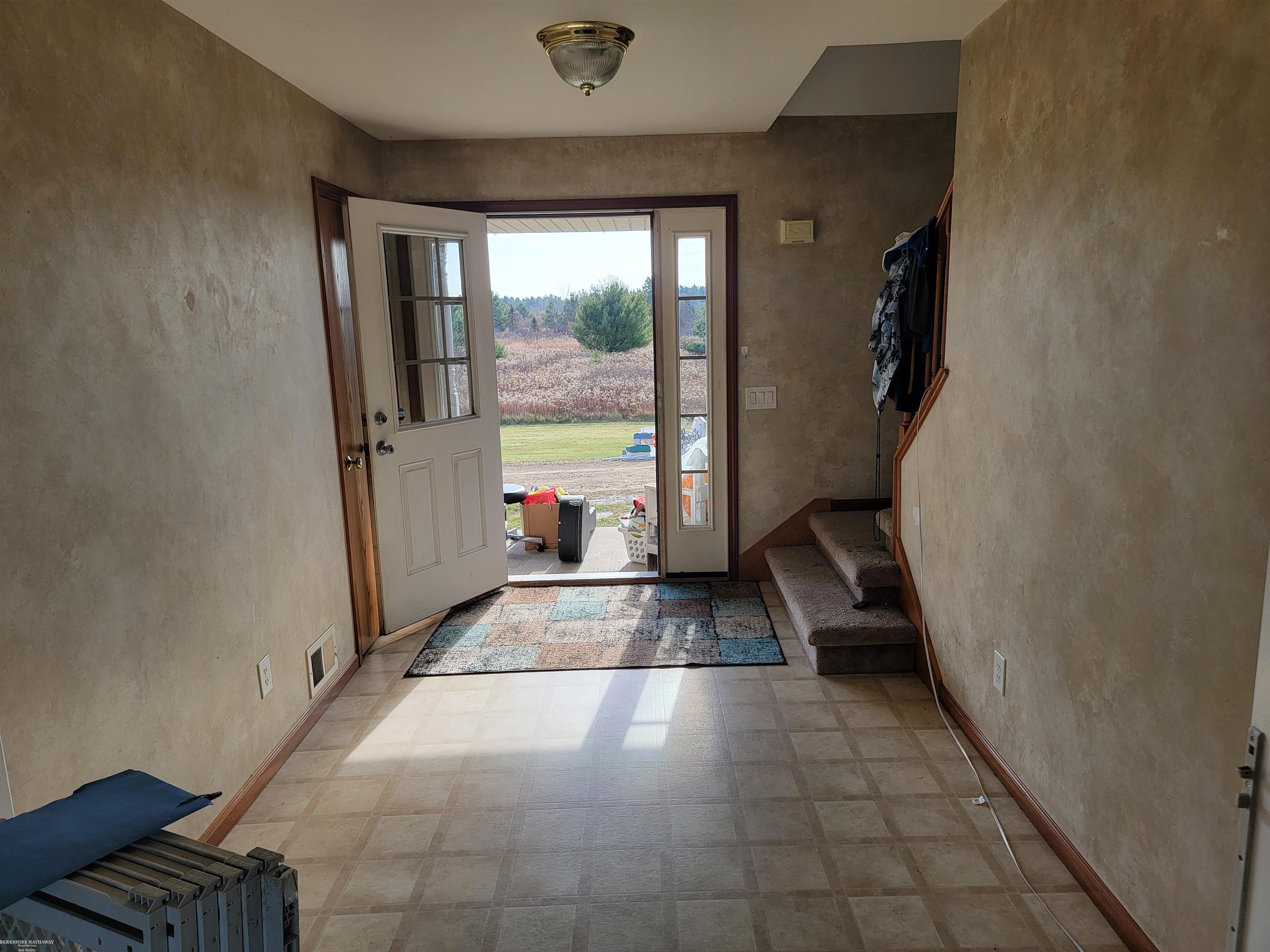 5223 Frontier Road Avoca, MI 48006 - Photo 9 of 30