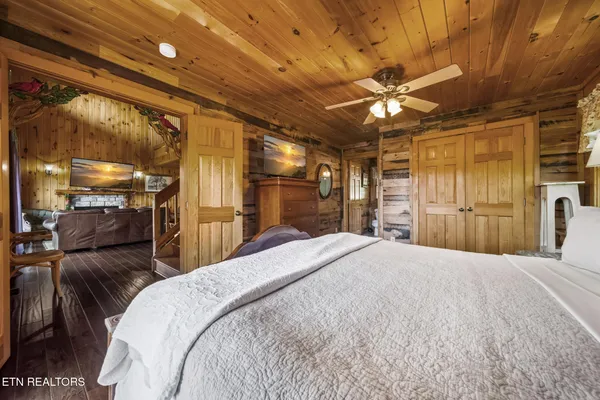 $879,900 | 838 Bear Run Way, Sevierville, TN 37862