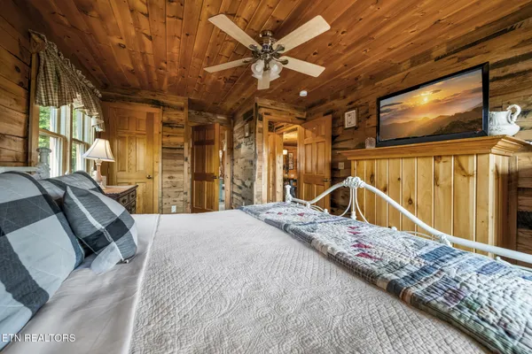 $879,900 | 838 Bear Run Way, Sevierville, TN 37862