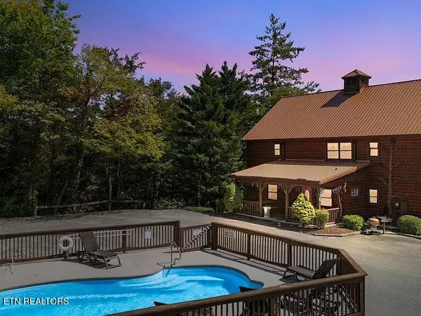 $879,900 | 838 Bear Run Way, Sevierville, TN 37862