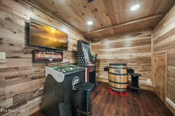 $879,900 | 838 Bear Run Way, Sevierville, TN 37862