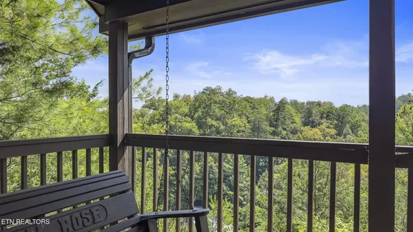 $879,900 | 838 Bear Run Way, Sevierville, TN 37862
