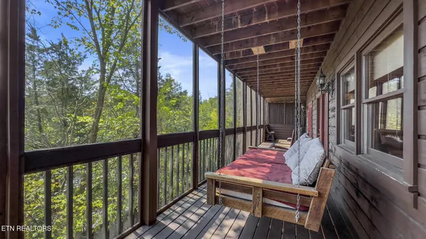 $879,900 | 838 Bear Run Way, Sevierville, TN 37862