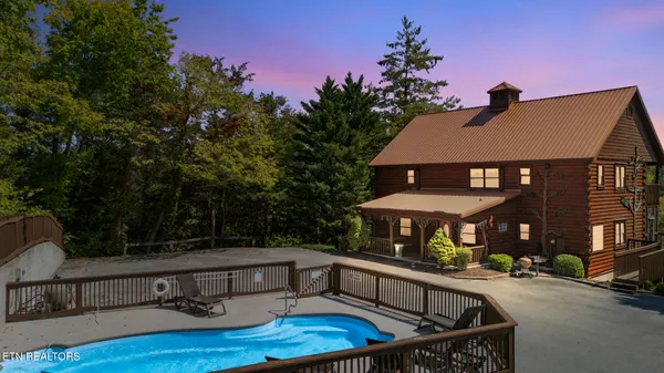 $879,900 | 838 Bear Run Way, Sevierville, TN 37862