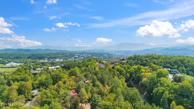 $1,049,900 | 838 Bear Run Way, Sevierville, TN 37862