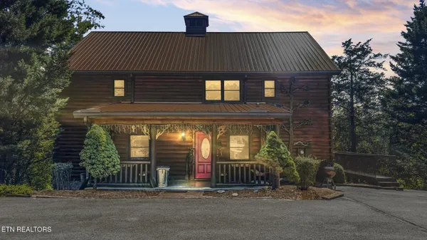 $879,900 | 838 Bear Run Way, Sevierville, TN 37862