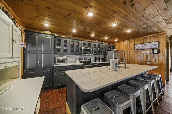 $879,900 | 838 Bear Run Way, Sevierville, TN 37862