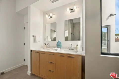 $3,249,000 | 3401 Keeshen Drive, Los Angeles, CA 90066