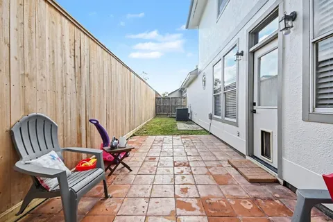 $529,999 | 1470 Springrock Lane, Unit 6, Houston, TX 77055