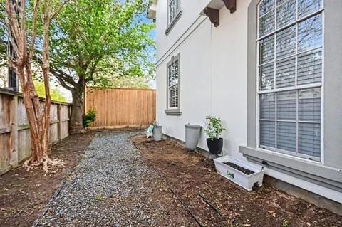 $529,999 | 1470 Springrock Lane, Unit 6, Houston, TX 77055