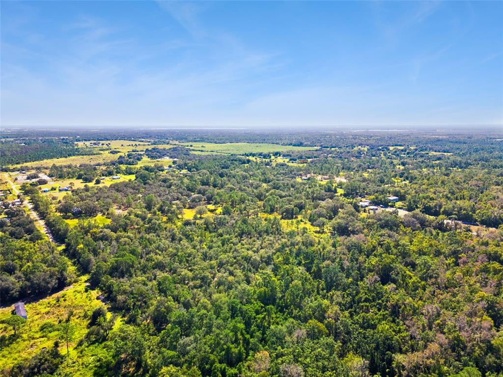 18 Kelly Ridge Road Frostproof, FL 33843 - Photo 3 of 9 a view of a city