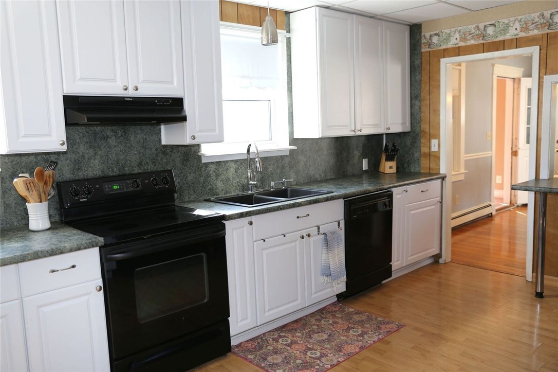 64 Strathmore Road Cranston, RI 02905 - Photo 12 of 20