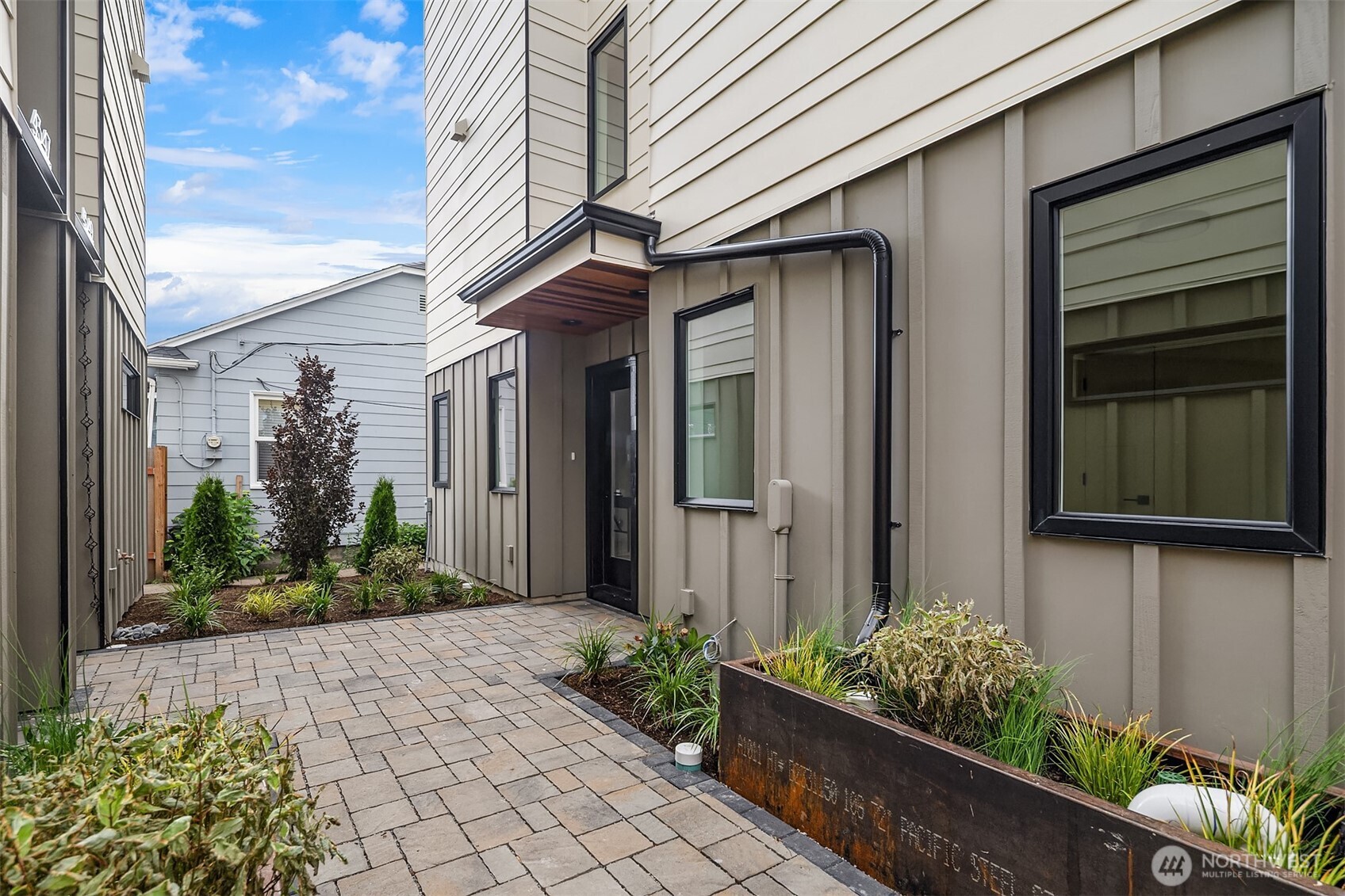 4353 Southwest Willow Street Seattle, WA 98136 - Photo 30 of 35
