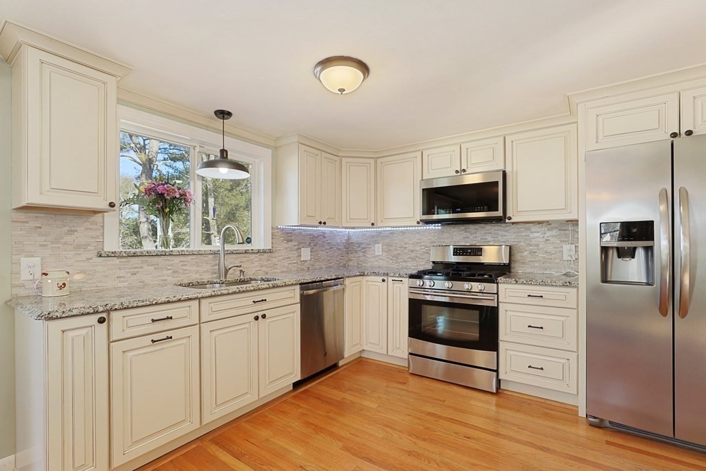 10 Robinhood Road Wareham, MA 02571 - Photo 12 of 42 Gallery Image 12