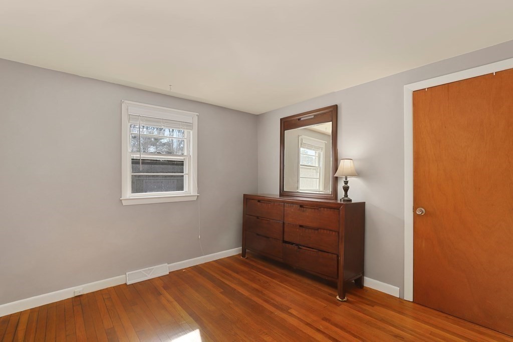 10 Robinhood Road Wareham, MA 02571 - Photo 18 of 42 Gallery Image 18