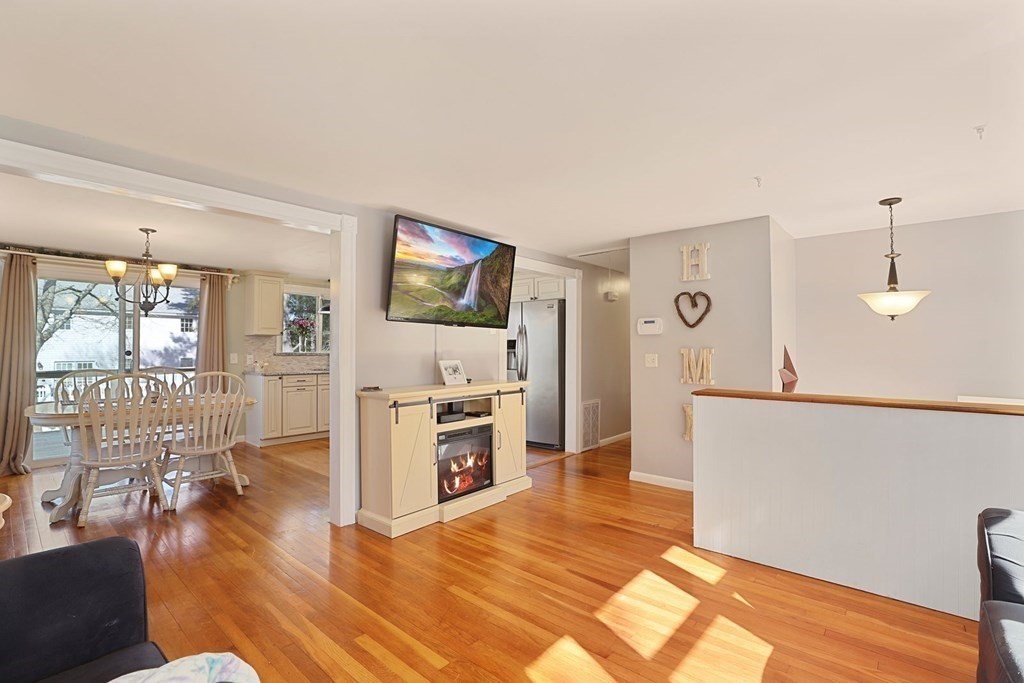 10 Robinhood Road Wareham, MA 02571 - Photo 8 of 42 Gallery Image 8