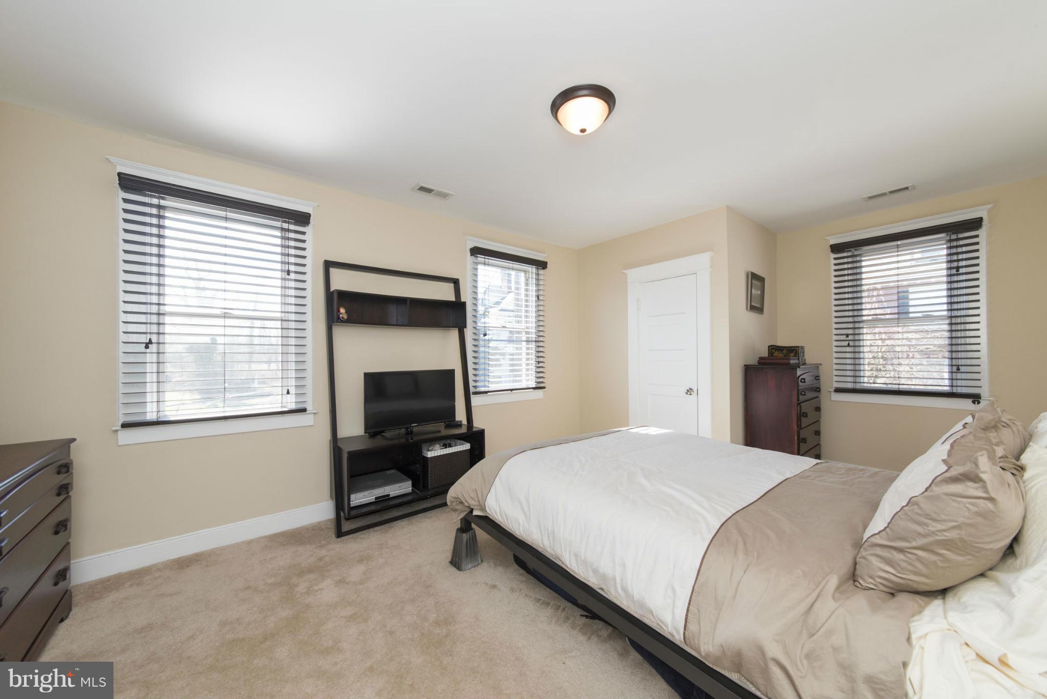 506 Kingston Road Baltimore, MD 21229 - Photo 15 of 30 Bedroom (Master)