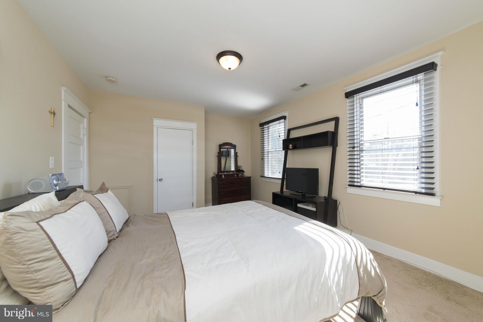 506 Kingston Road Baltimore, MD 21229 - Photo 17 of 30 Bedroom (Master)
