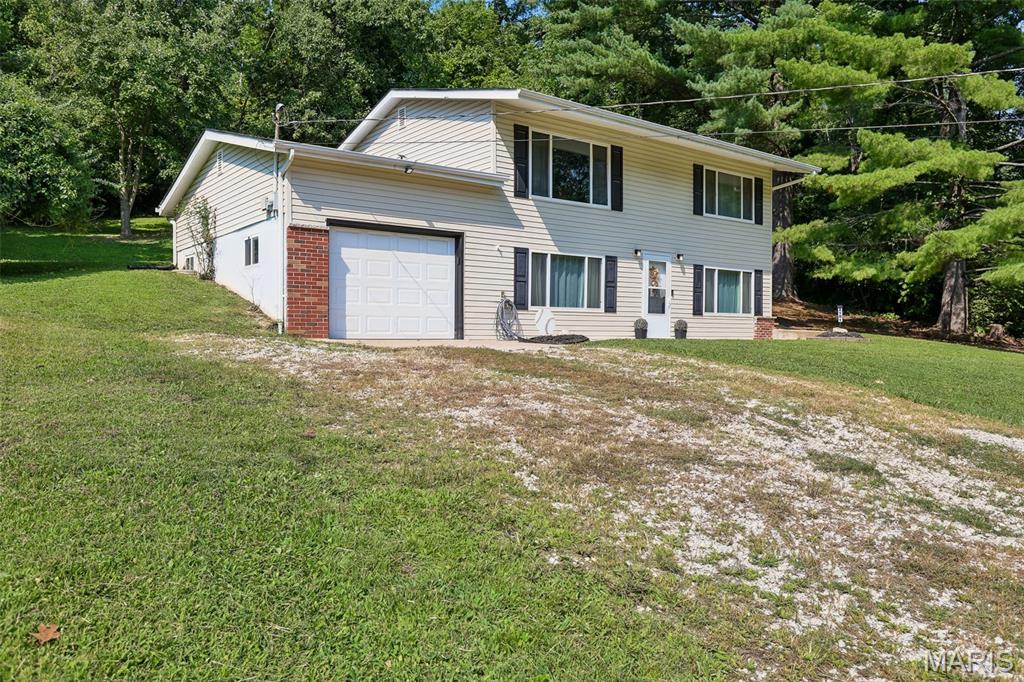 2101 Linnus Drive High Ridge, MO 63049 - Photo 3 of 37 Gallery Image 3