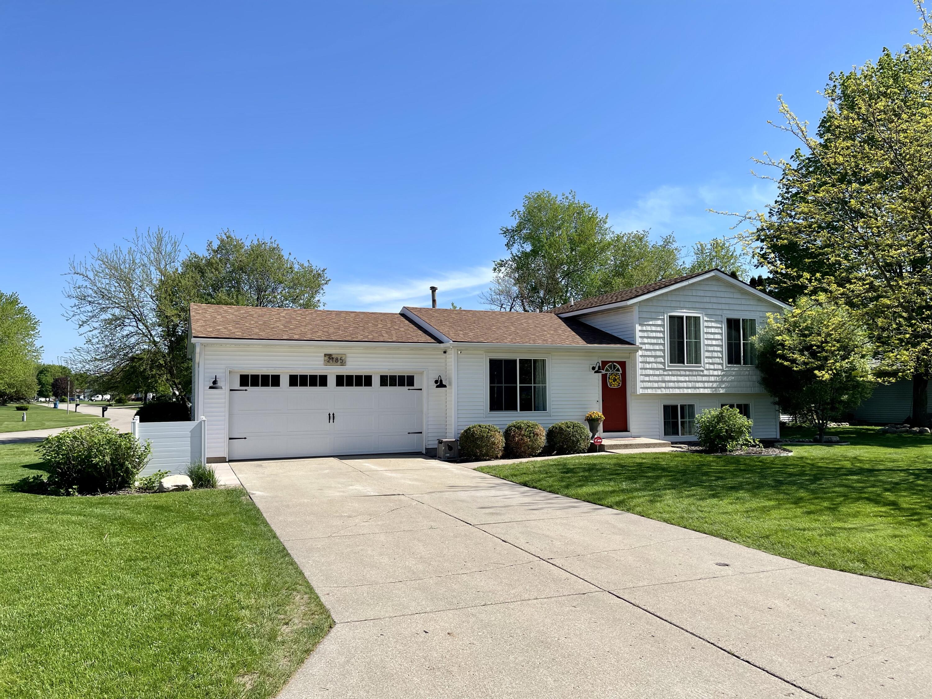 2185 Tyler Street Jenison, MI 49428 - Photo 1 of 27 IMG_4086