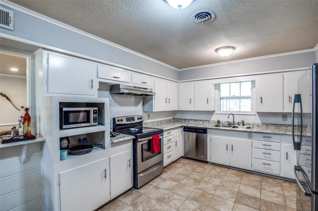 3928 Menzer Road Fort Worth, TX 76103 - Photo 15 of 35