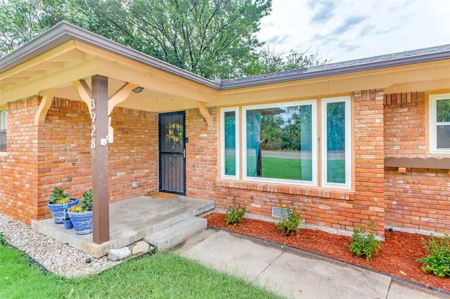 $348,900 | 3928 Menzer Road, Fort Worth, TX 76103