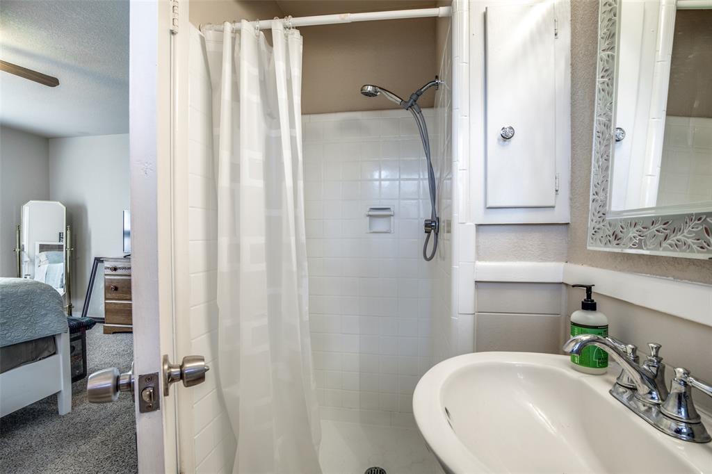 3928 Menzer Road Fort Worth, TX 76103 - Photo 24 of 35