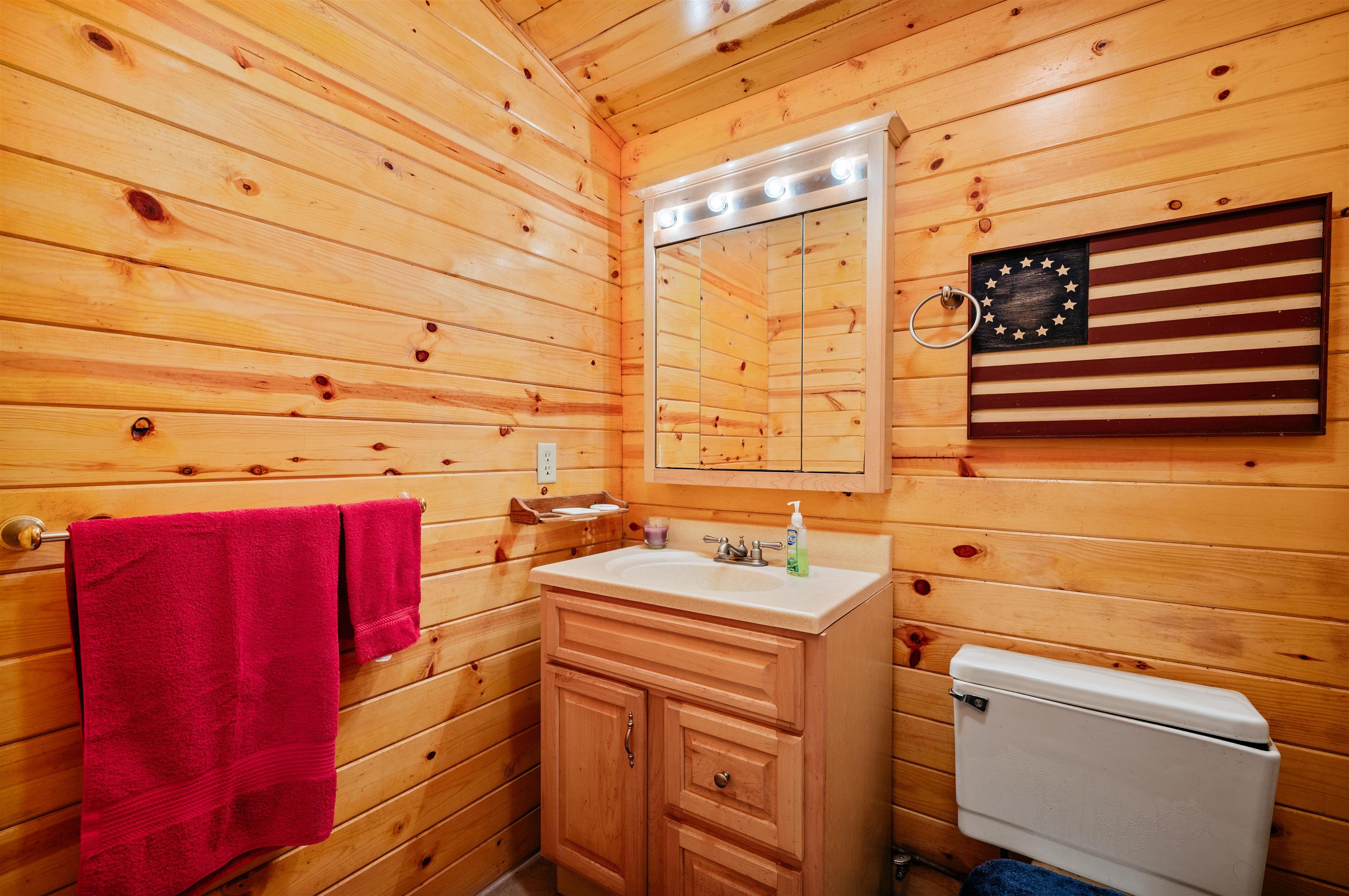 8978 South Sunnyview Road Traverse City, MI 49684 - Photo 22 of 77 1922688-c0afbf95-6e19-460d-a791-9266d1a210e6.JPG