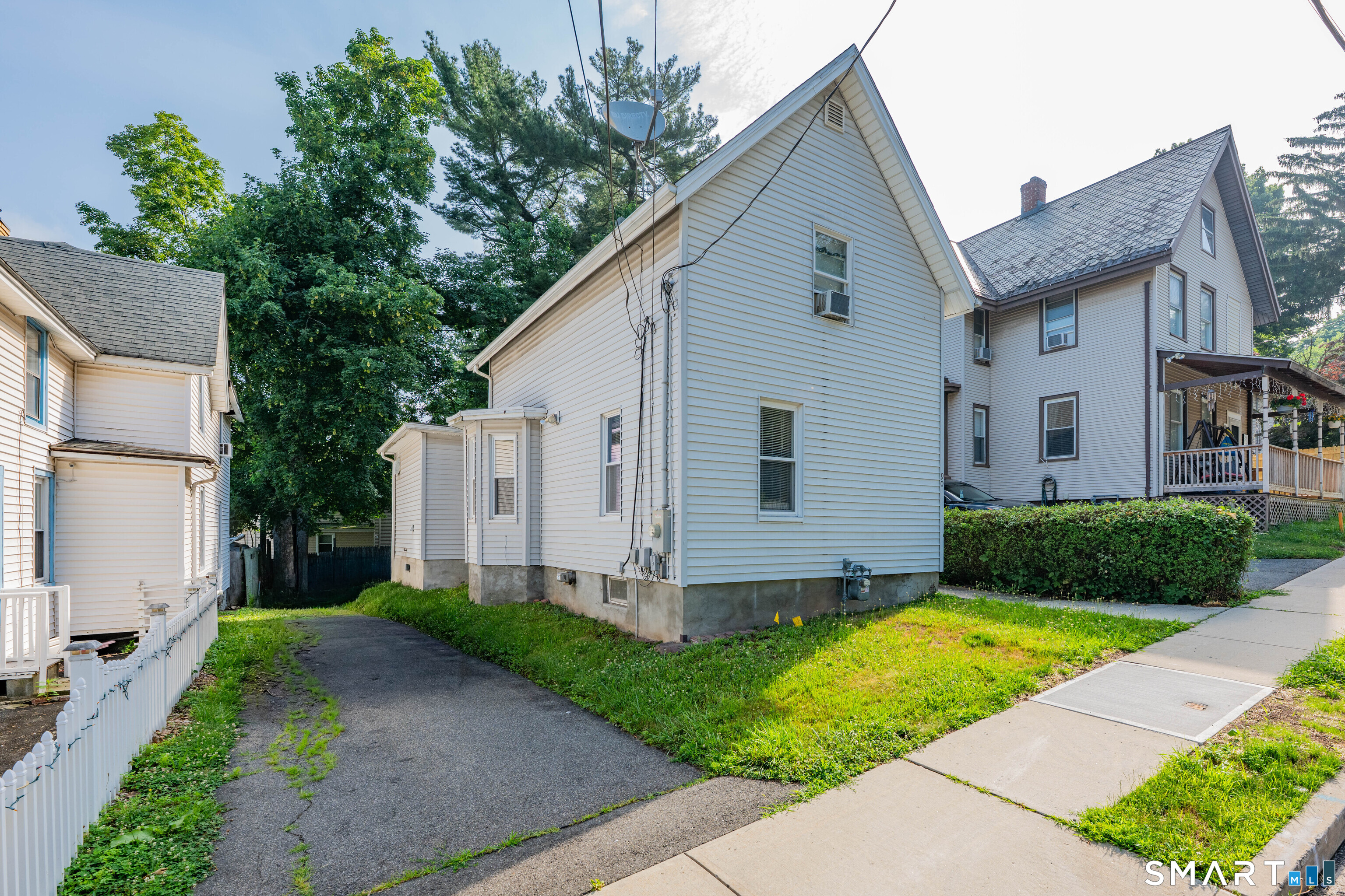 90 Myrtle Street Meriden, CT 06450 - Photo 3 of 21