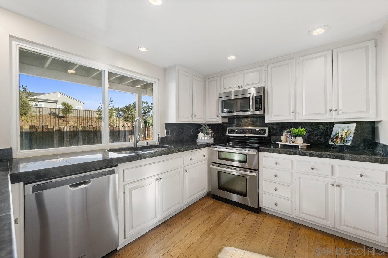 16921 Valle Verde Road Poway, CA 92064 - Photo 14 of 41