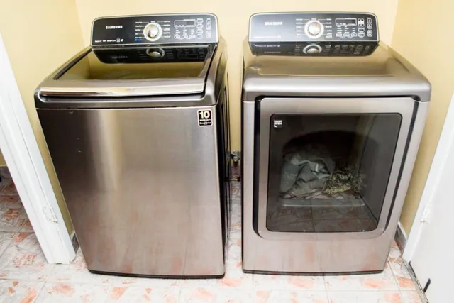 $2,100 | 10114 Kirkvale Drive, Houston, TX 77089