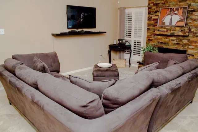 $2,100 | 10114 Kirkvale Drive, Houston, TX 77089