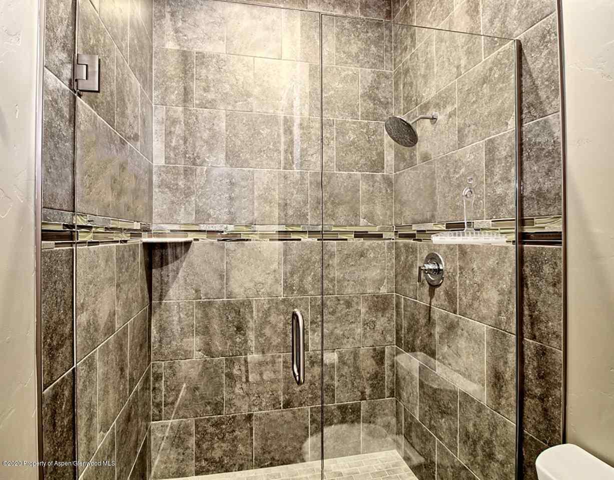 388 West Ridges Boulevard, Unit B Grand Junction, CO 81507 - Photo 14 of 17 20190719-33