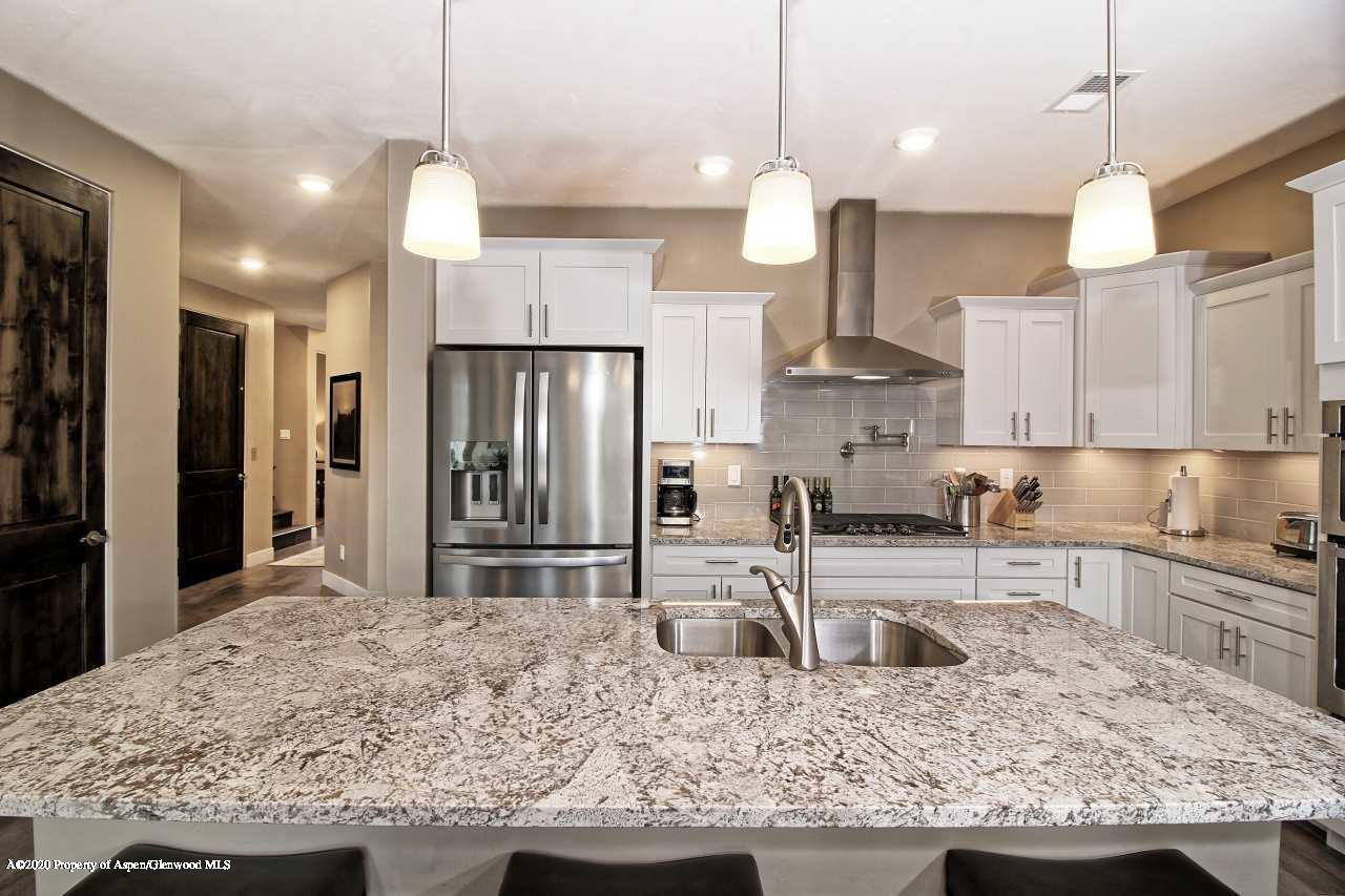 388 West Ridges Boulevard, Unit B Grand Junction, CO 81507 - Photo 6 of 17 20190719-7
