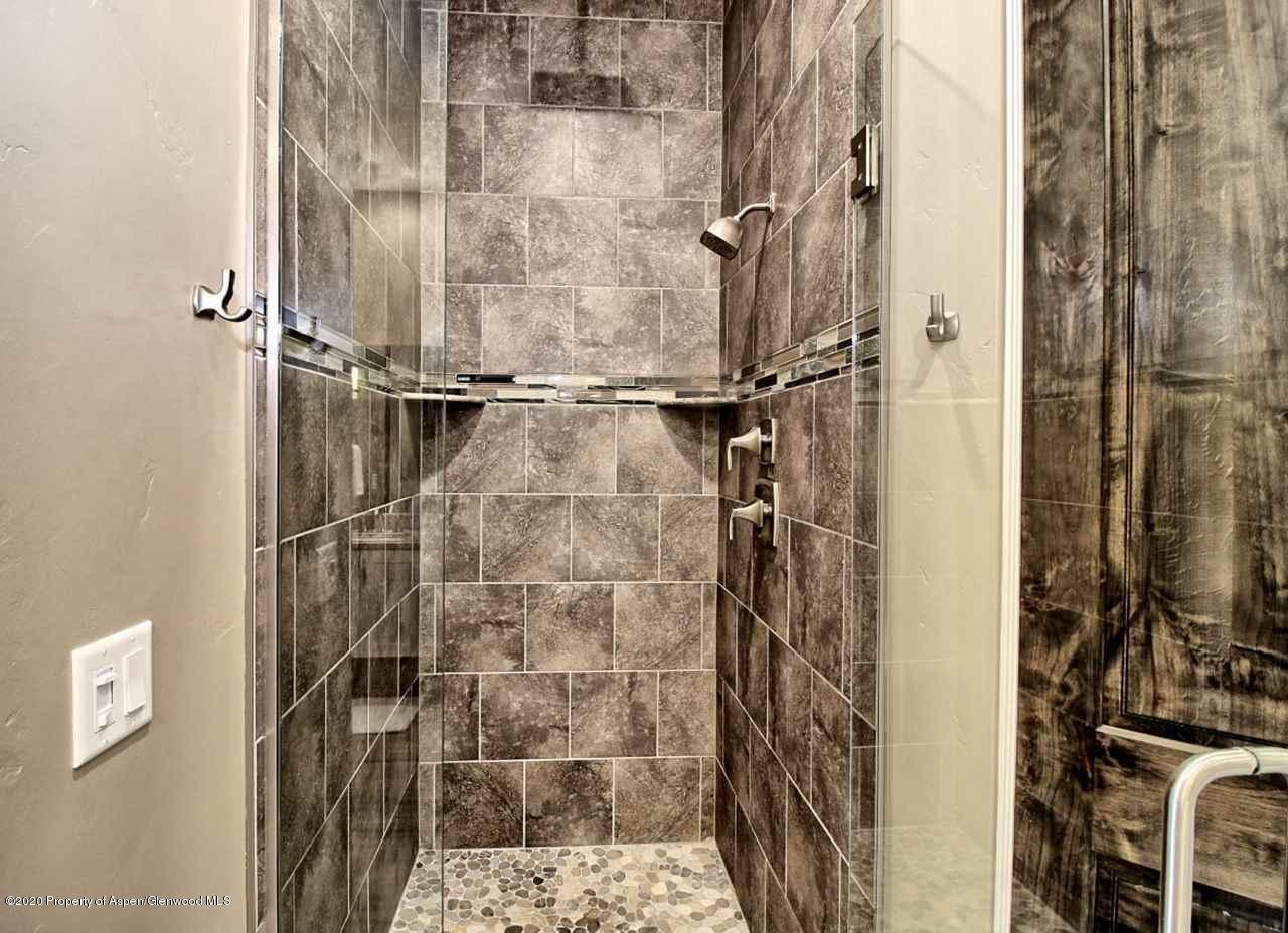 388 West Ridges Boulevard, Unit B Grand Junction, CO 81507 - Photo 9 of 17 20190719-16