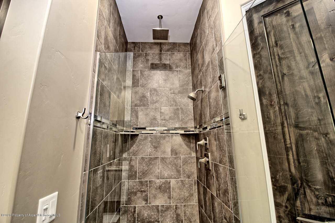 388 West Ridges Boulevard, Unit B Grand Junction, CO 81507 - Photo 10 of 17 20190719-17