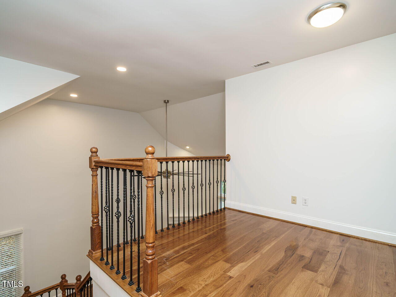 928 Loop Road Clayton, NC 27527 - Photo 21 of 38 020-1280x960-loft