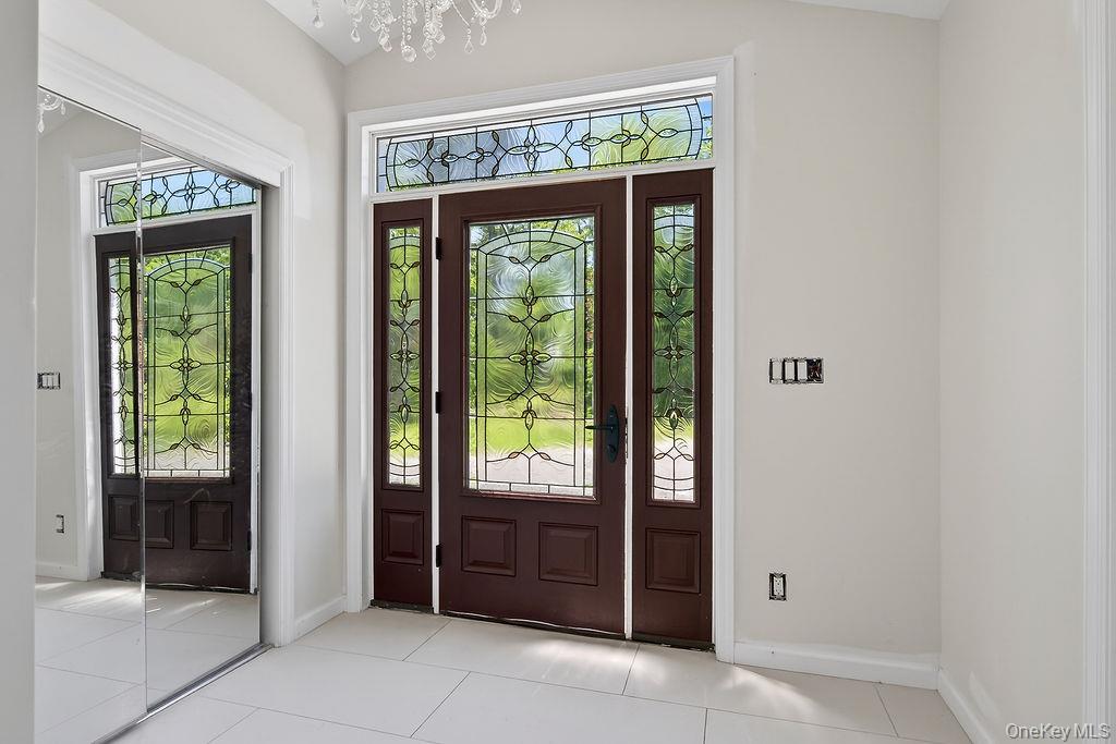 51 Pinesbridge Road Ossining, NY 10562 - Photo 4 of 50 Main House Foyer