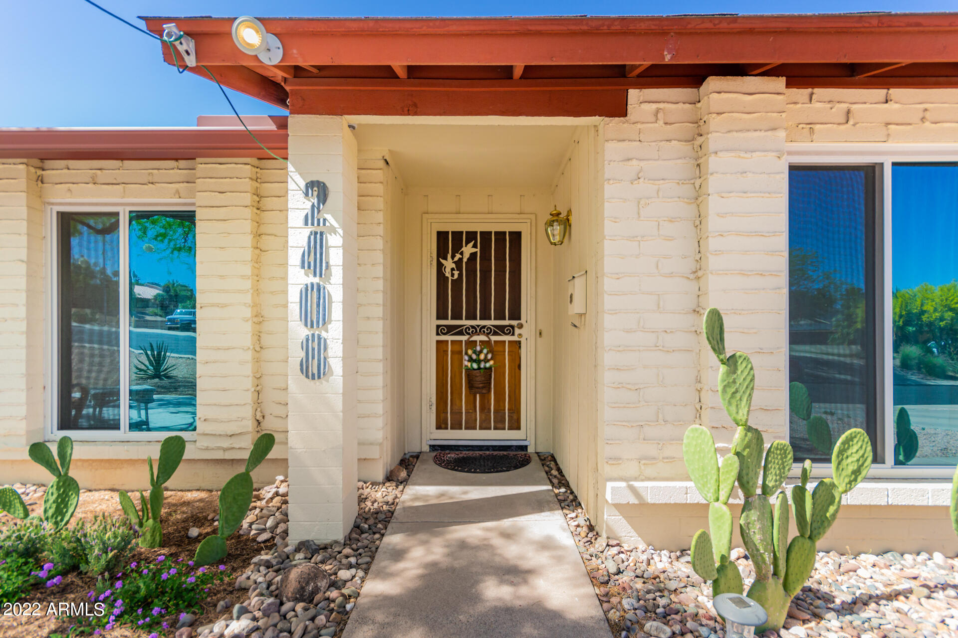 2408 East Cochise Road Phoenix, AZ 85028 - Photo 3 of 34 0007-07-Cochise