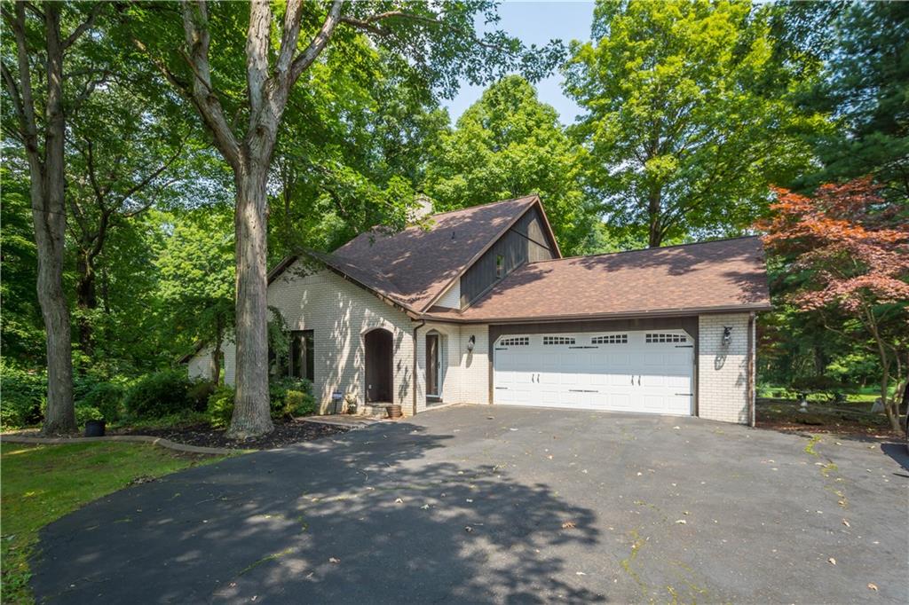 194 Thompson Hill Road Aliquippa, PA 15001 - Photo 1 of 33 Gallery Image 1